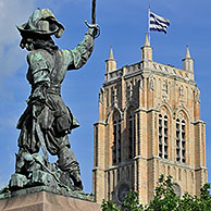 Standbeeld van Jan Bart en het belfort van Dunkerque / Duinkerke, voormalige klokkentoren van de Sint-Eligiuskerkte, Nord-Pas-de-Calais, Frankrijk
