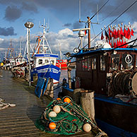 Vissersboten in de haven te Sassnitz, Ruegen / Rügen, Mecklenburg-Voor-Pommeren, Duitsland 