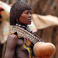 Portret van Hamar vrouw in Dimeka, Ethiopië, Afrika
