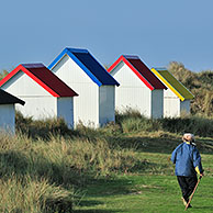 Kleurrijke strandcabines te Gouville-sur-Mer, Normandië, Frankrijk
