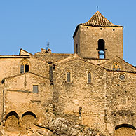 Zicht over de bovenstad / Haute-Ville van het oud Romeinse stadje Vaison-la-Romaine, Provence, Frankrijk
