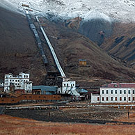 Pyramiden, verlaten Russische mijnbouwplaats op het eiland Spitsbergen, Svalbard
