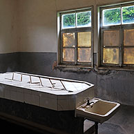 Dissectietafel te Natzweiler-Struthof, het enige Duitse concentratiekamp op Frans grondgebied, Elzas, Frankrijk

